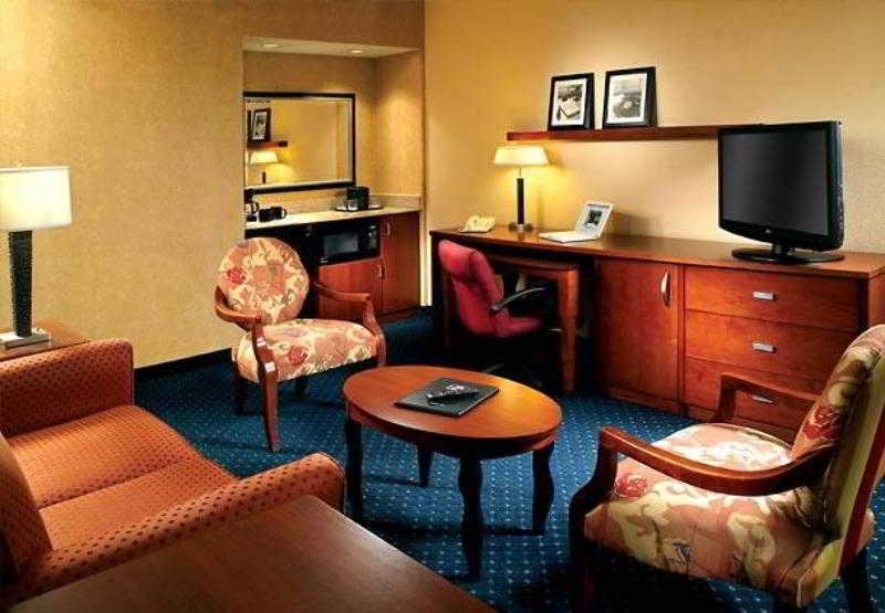 Отель Courtyard By Marriott Atlanta Executive Park/Emory Номер фото