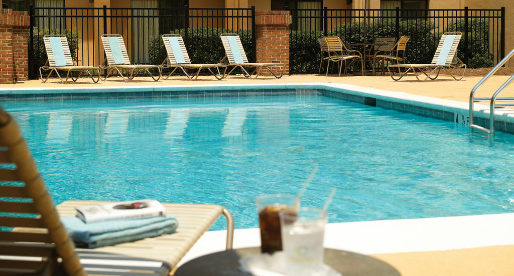 Отель Courtyard By Marriott Atlanta Executive Park/Emory Экстерьер фото
