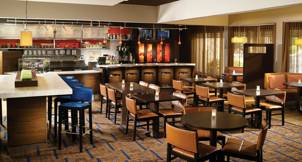 Отель Courtyard By Marriott Atlanta Executive Park/Emory Экстерьер фото